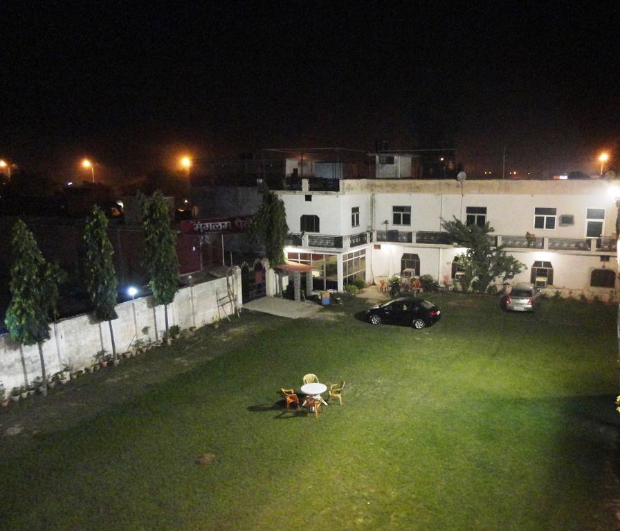 Fabexpress Landmark Awadh Hotel Lucknow Buitenkant foto